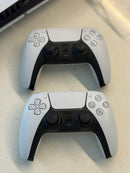 Videogame Playstation 5 PS5 Versão Com Disco Seminovo  + 2 Controles + 2 Jogos